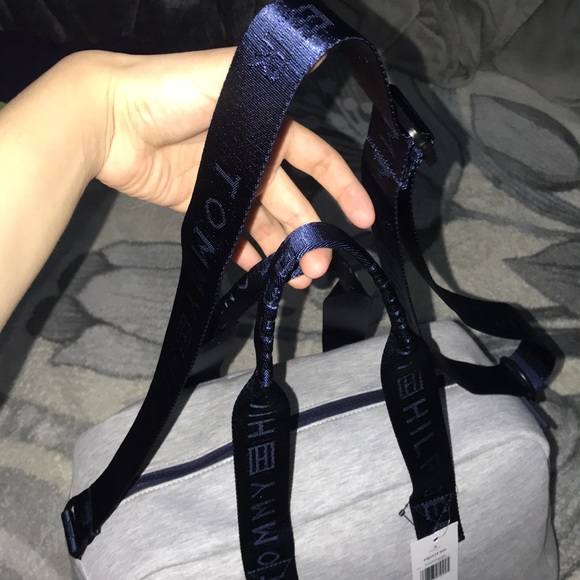 Tommy Hilfiger Men’s Small Duffel Bag🆕 - Picture 7 of 14